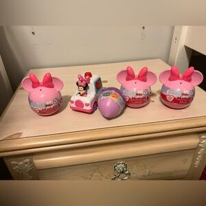 Kids’ Disney Jr. Minnie mouse collectibles.